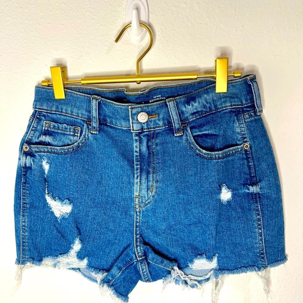 🆕 Old Navy Mid Rise Boyfriend Jean Shorts - Picture 2 of 8